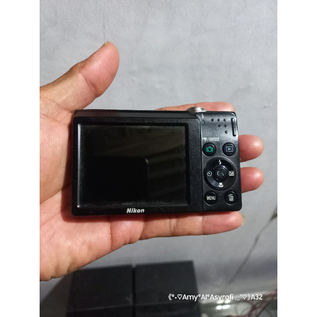 NIKON S2500 Kamera digital pocket bekas (BACA DESKRIPSI  ).