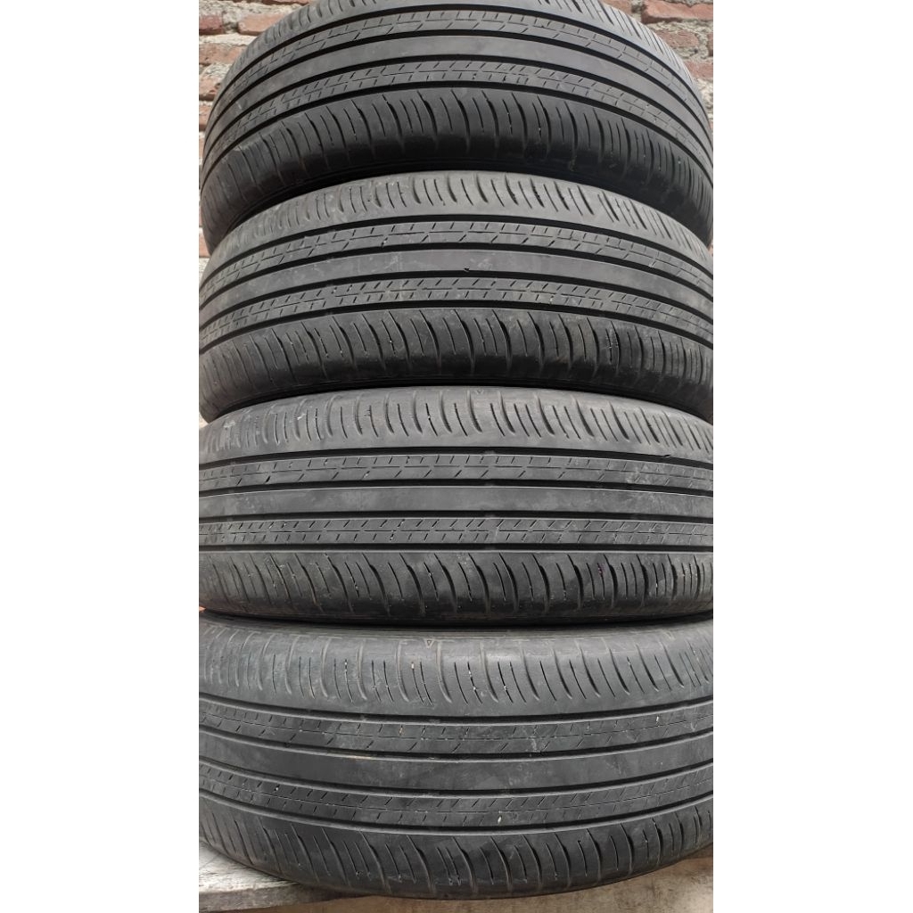 Ban uk. 215/60 R17 merk dunlop enasave
