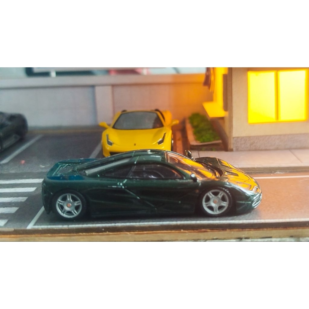 Kyosho 1/64 McLaren F1 Green British Sports Car Edition