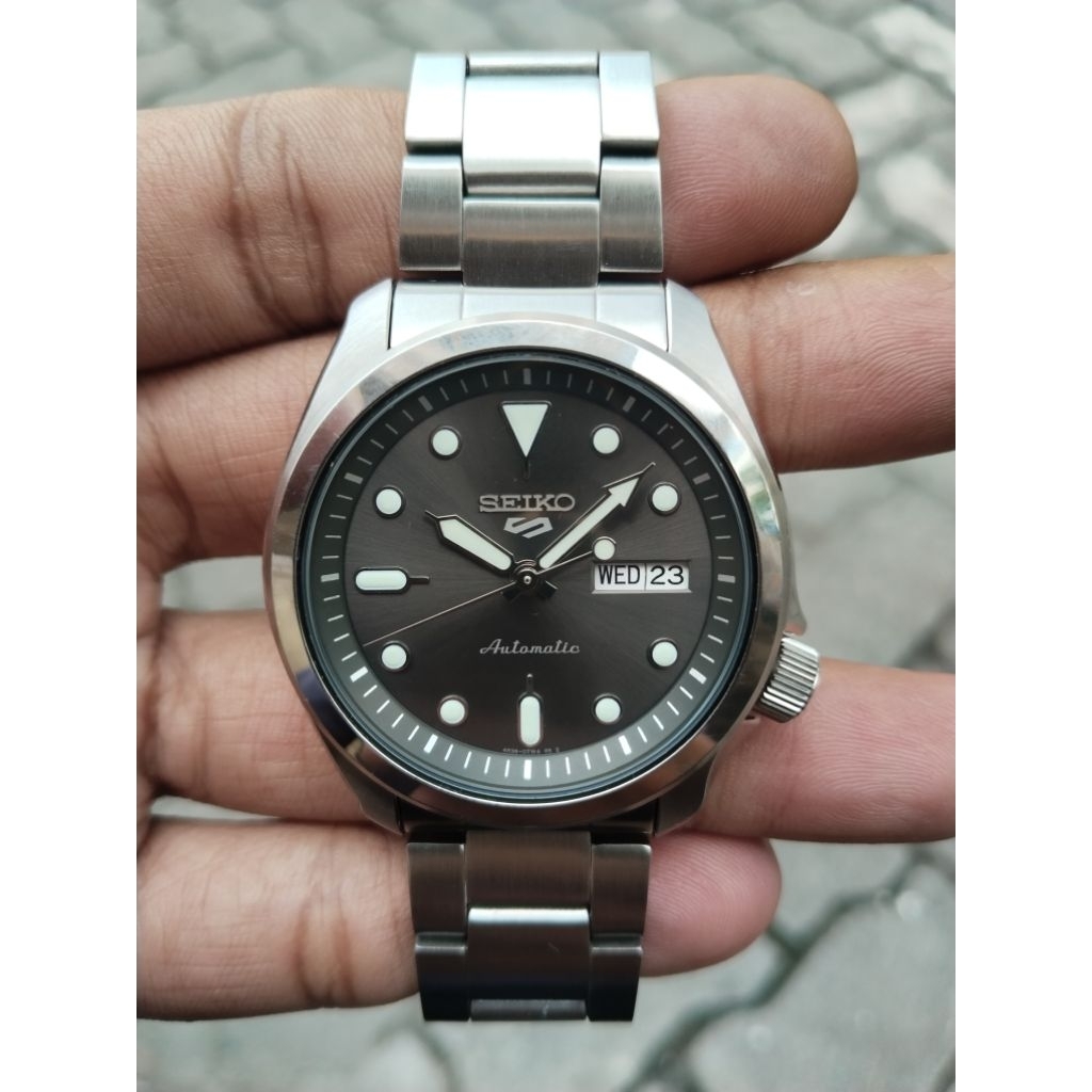 Seiko 5 Sports SRPE51K1 Style Grey Dial