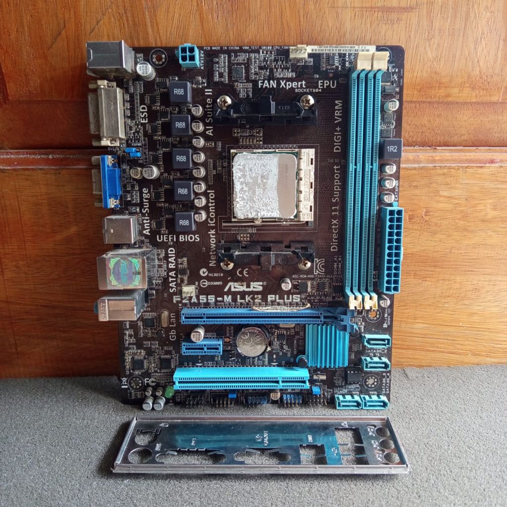 MOBO ASUS F2A55-M LK2 PLUS SOKET FM2 BON US PROCI A8 5600K SENTARA I5 2400