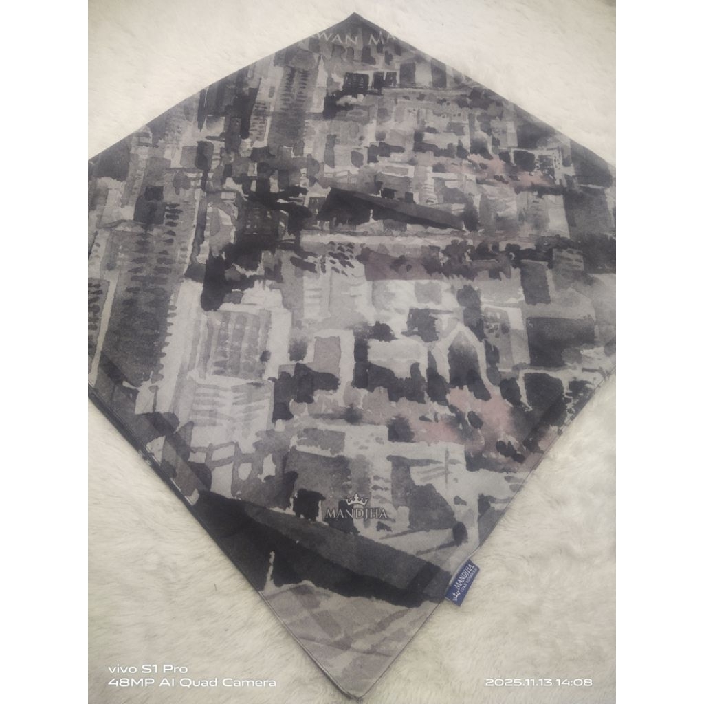 mandjha Ivan Gunawan scarf preloved