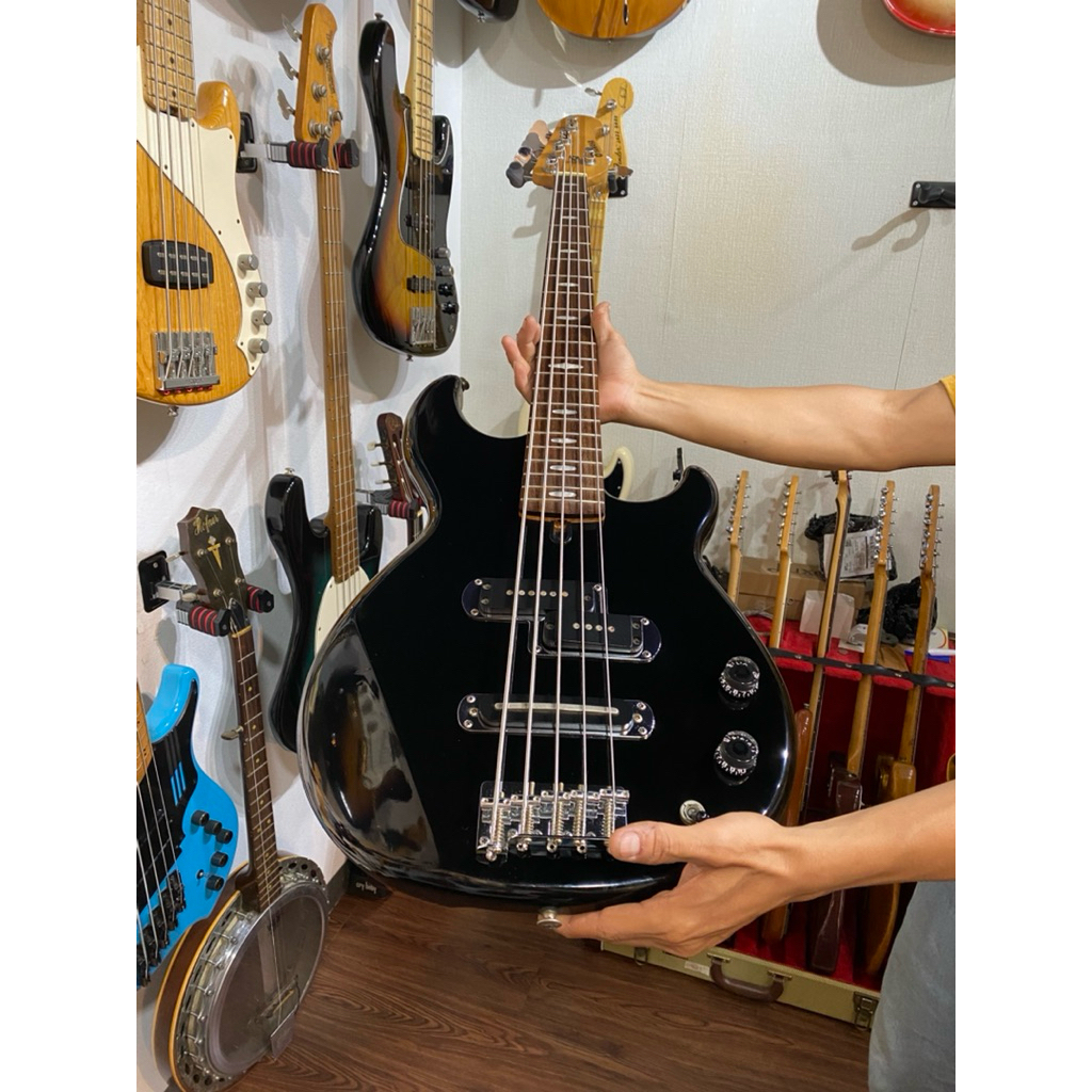 Yamaha BB425 Bass 5 String Black