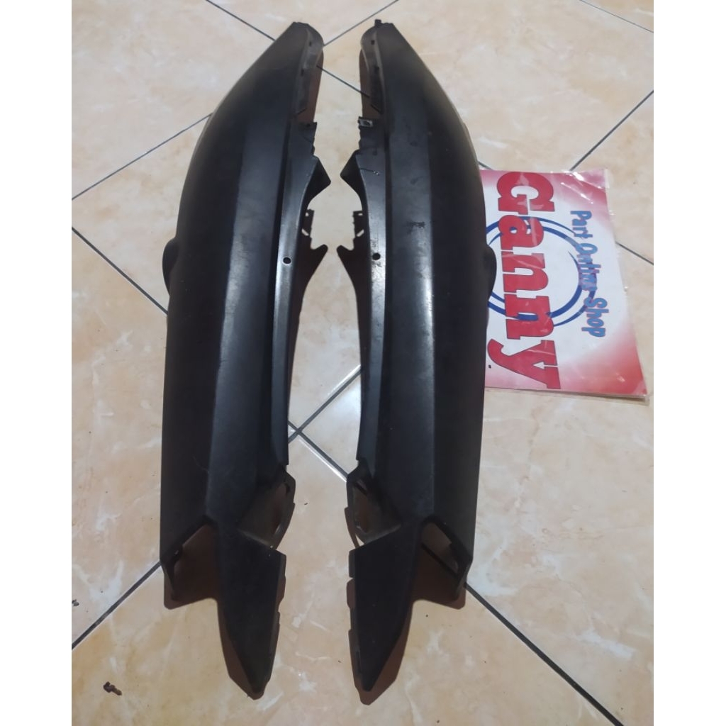 BODY BELAKANG SHOGUN NEW 125 NR FL SP RR BODY BELAKANG SHOGUN 125 NEW NR FL SP ORIGINAL bekas
