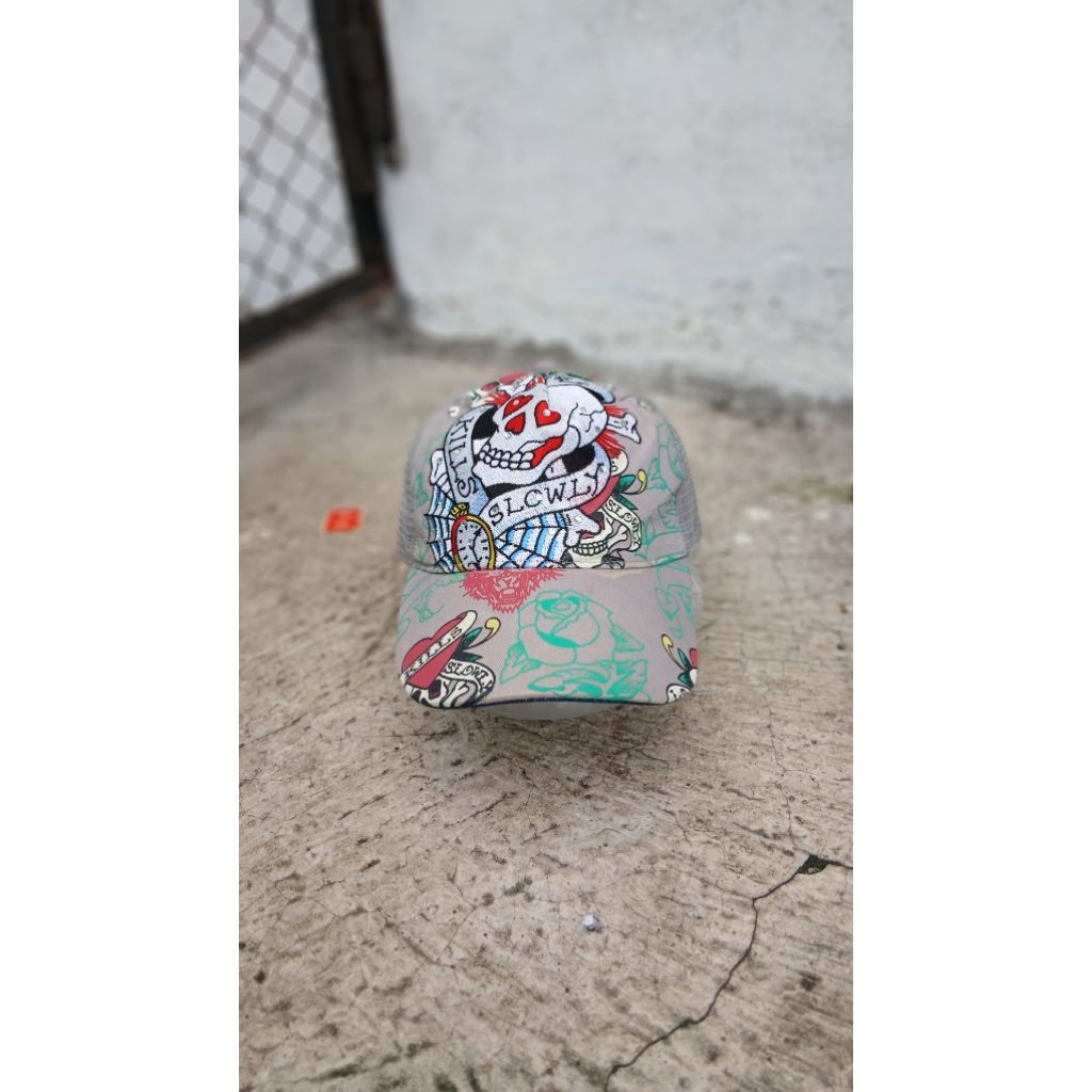 topi trucker motif ed hardy love kills slowly