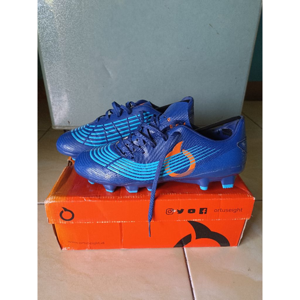 sepatu sepak bola ortus