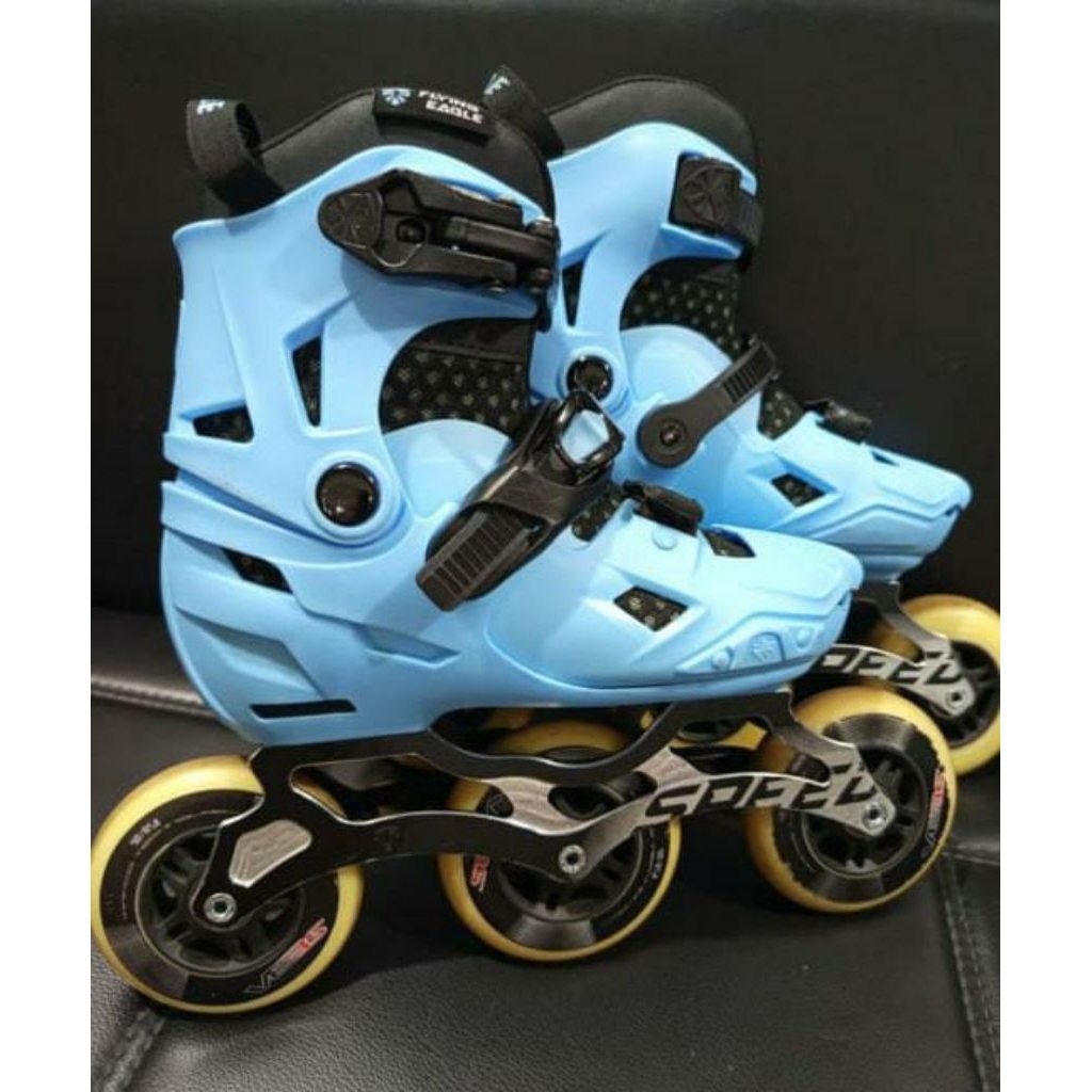 sepatu roda Flying eagle