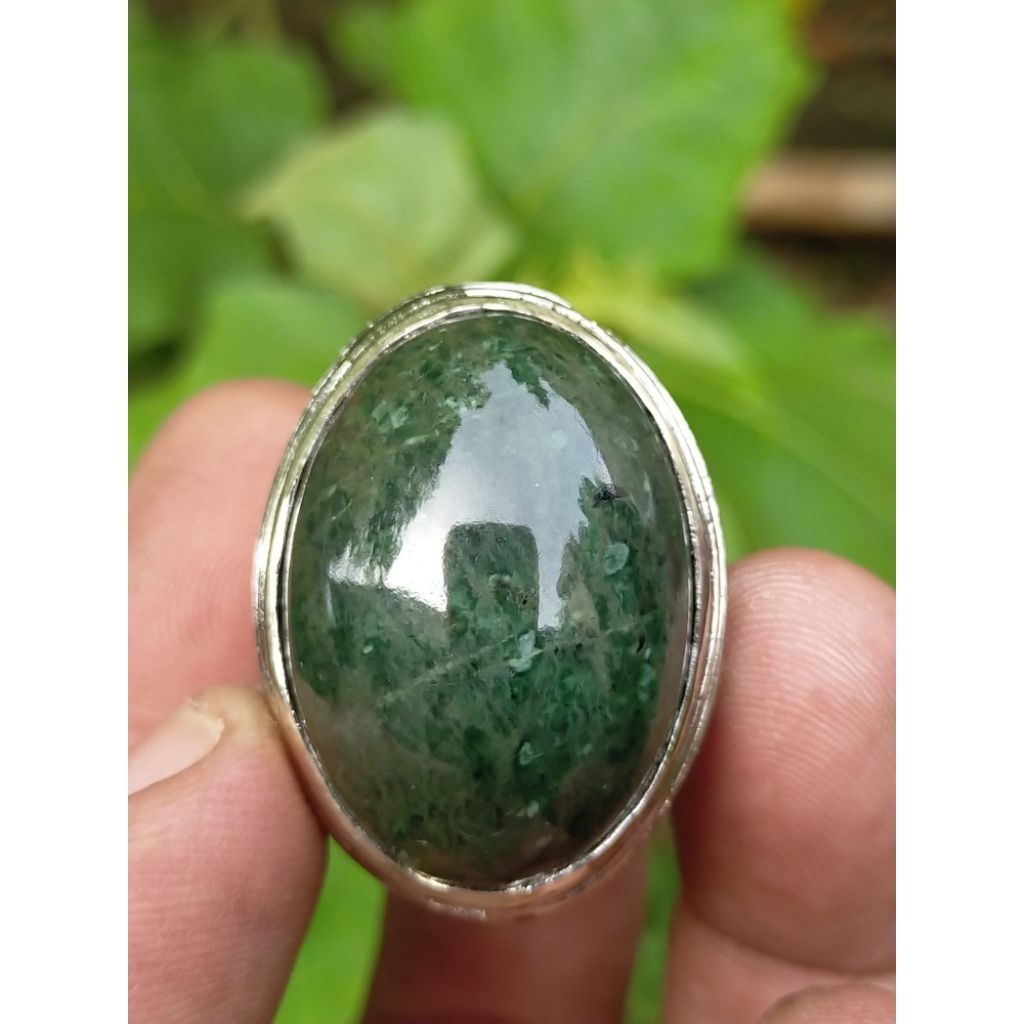 cincin batu natural jadeite Jade Papua type A / giok Papua dark green
