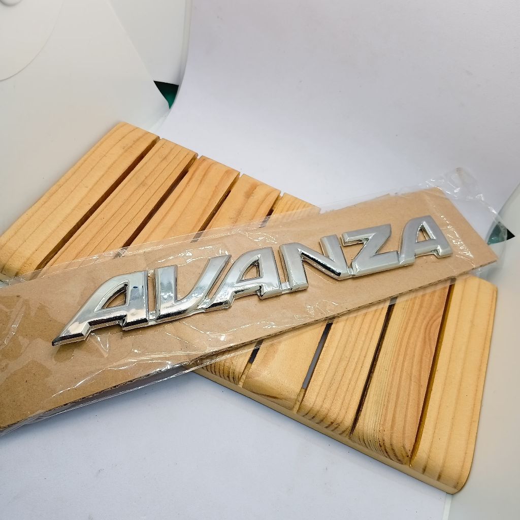 Emblem Logo Tulisan Mobil Avanza Original