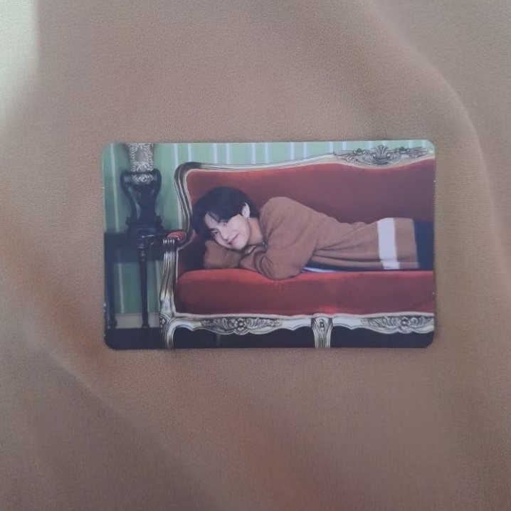 Photocard official V BTS Kim Taehyung BE