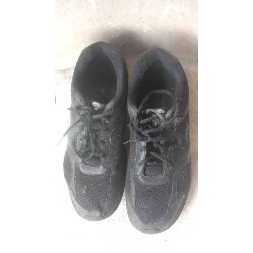 Sepatu Lonsdale kulit asli