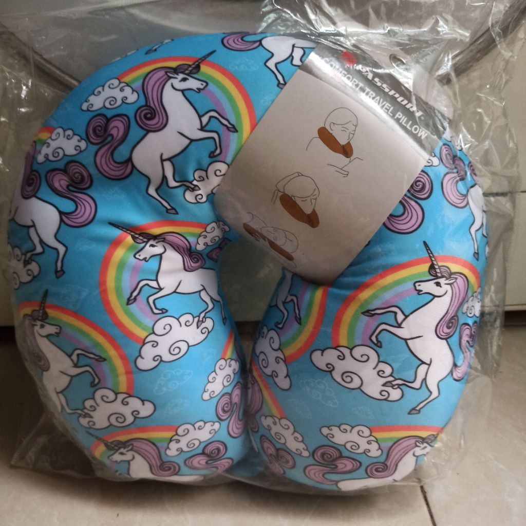 Bantal leher unicorn biru