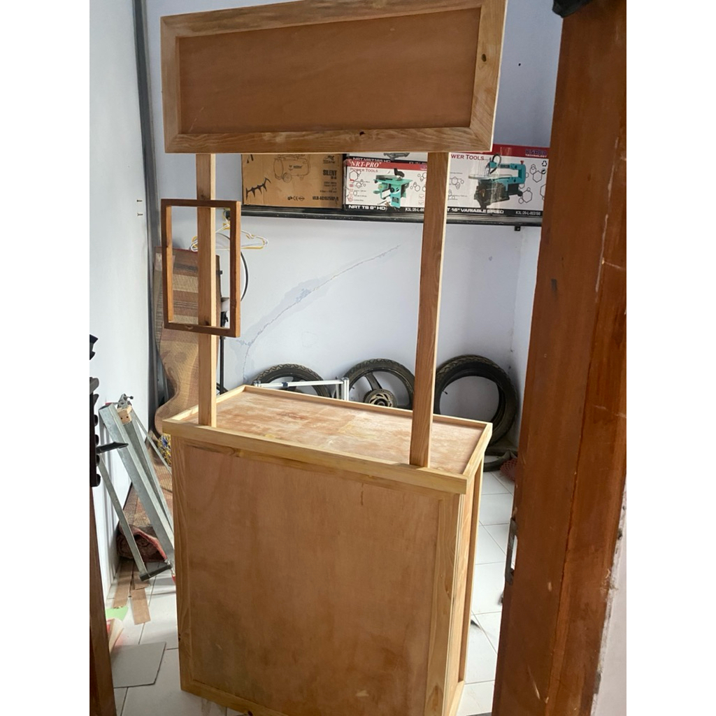 Gerobak jualan lipat kayu sudah vernis
