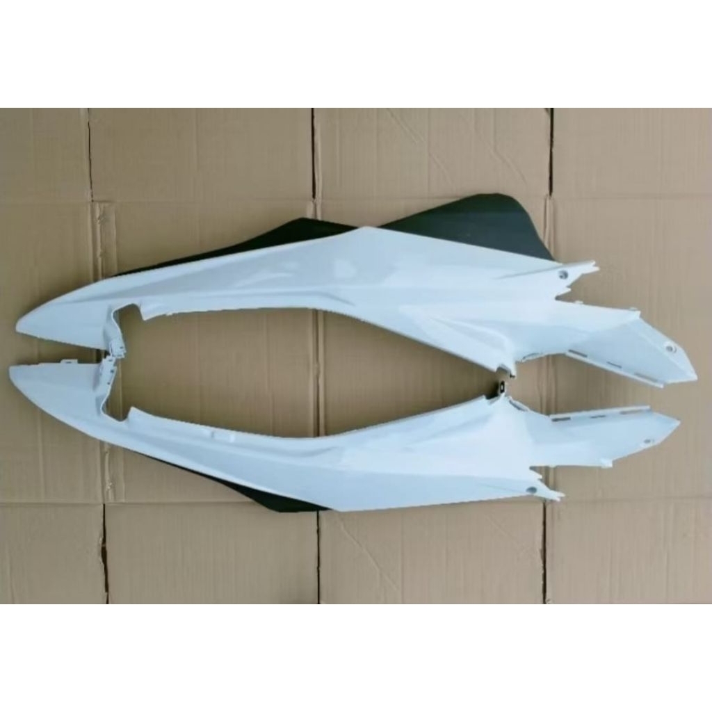 cover body satria Fu facelift warna putih