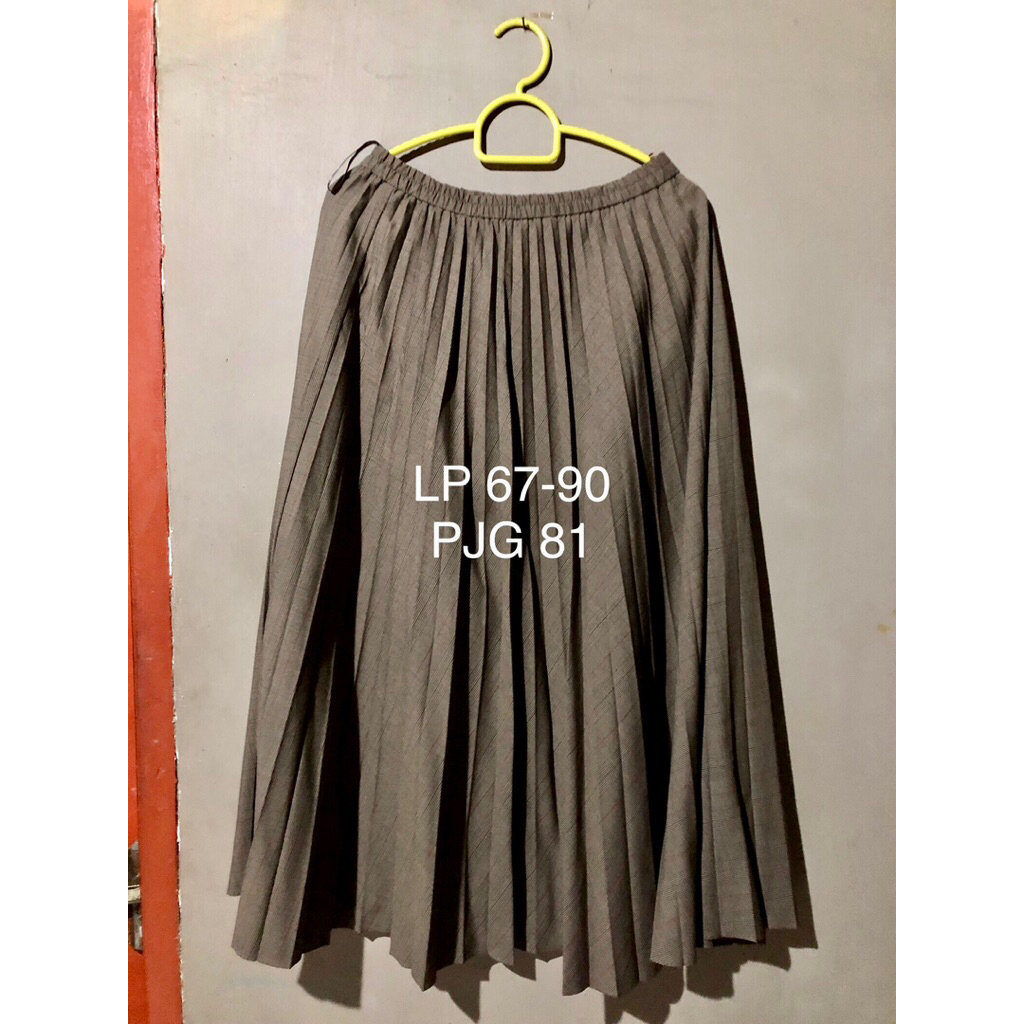UNIQLO Pleated Skirt / Rok Plisket