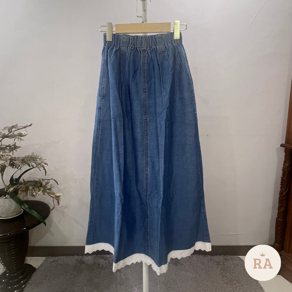 Rok Jeans Panjang Wanita | Rok Denim Pinggang Karet Detail Renda Bawah | All Size