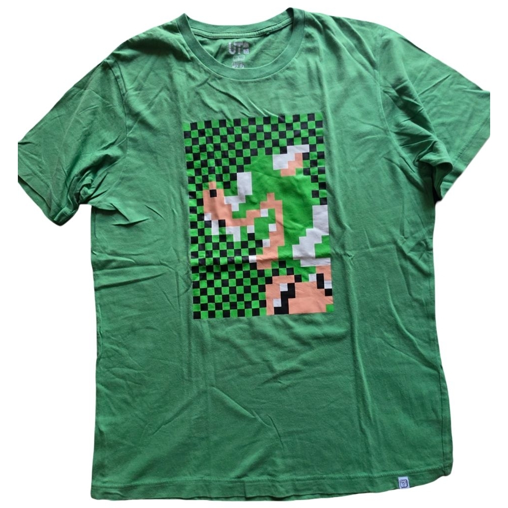 Kaos Uniqlo UT x Mario Bross Size L