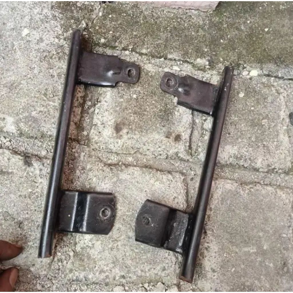 behel pegangan belakang Yamaha fizr Vega r barang asli original copotan masih bagus,,