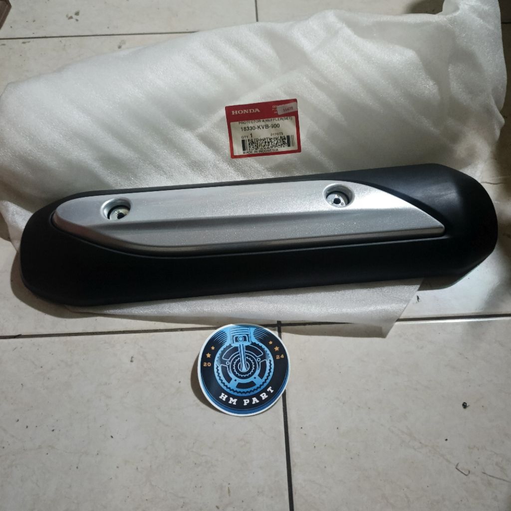 COVER TUTUP TAMENG PELINDUNG KNALPOT SILVER HONDA VARIO 110 CW LAMA KARBU ORI AHM 18330KVB900 18330-