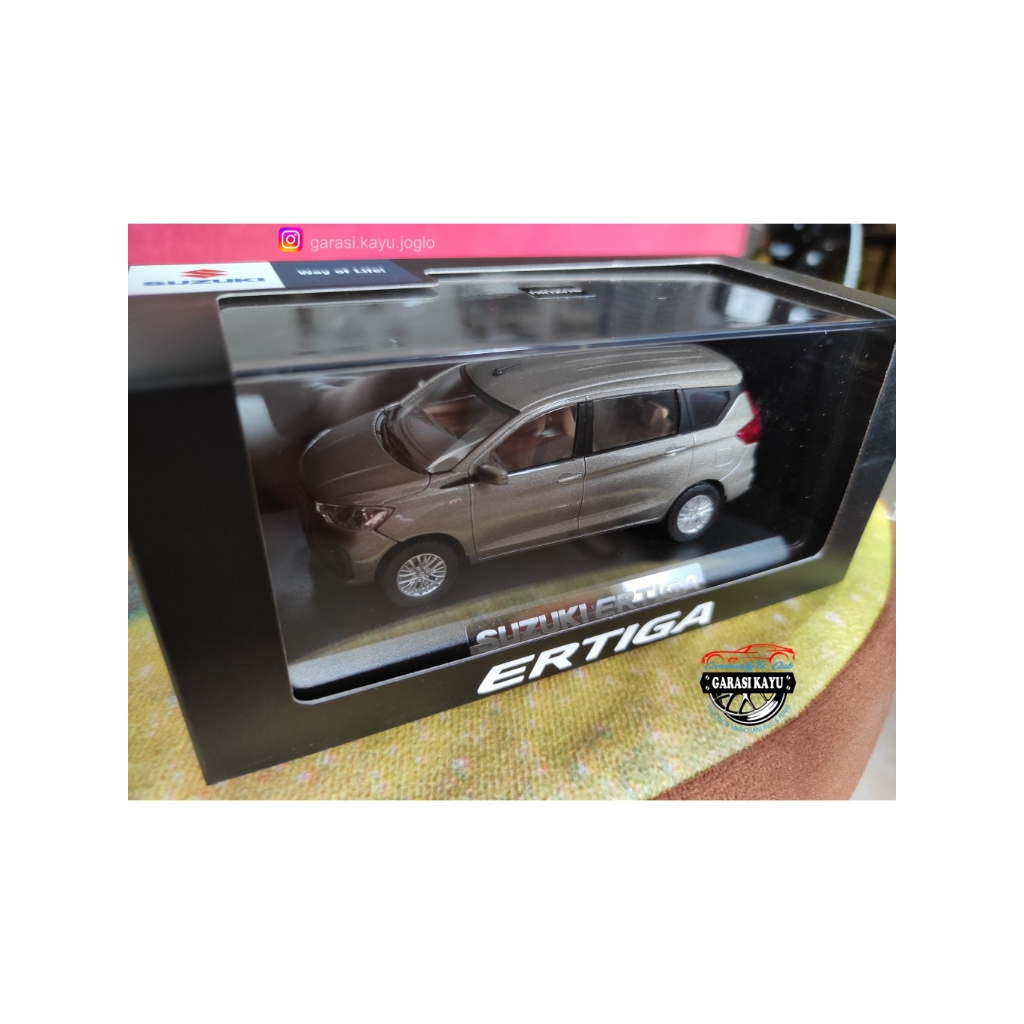 Diecast miniatur mobil Suzuki all new Ertiga 2018 1/43 dealerbox