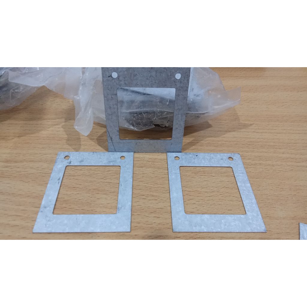 plat cincin hollo 4x4 / Plat hollo 4x4 / klem plat hollo