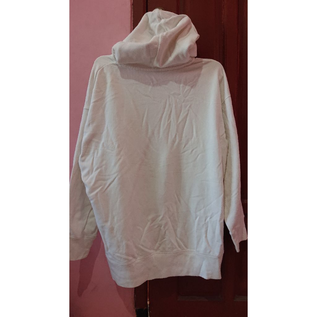 UNIQLO WHITE BASIC HOODIE (Second)