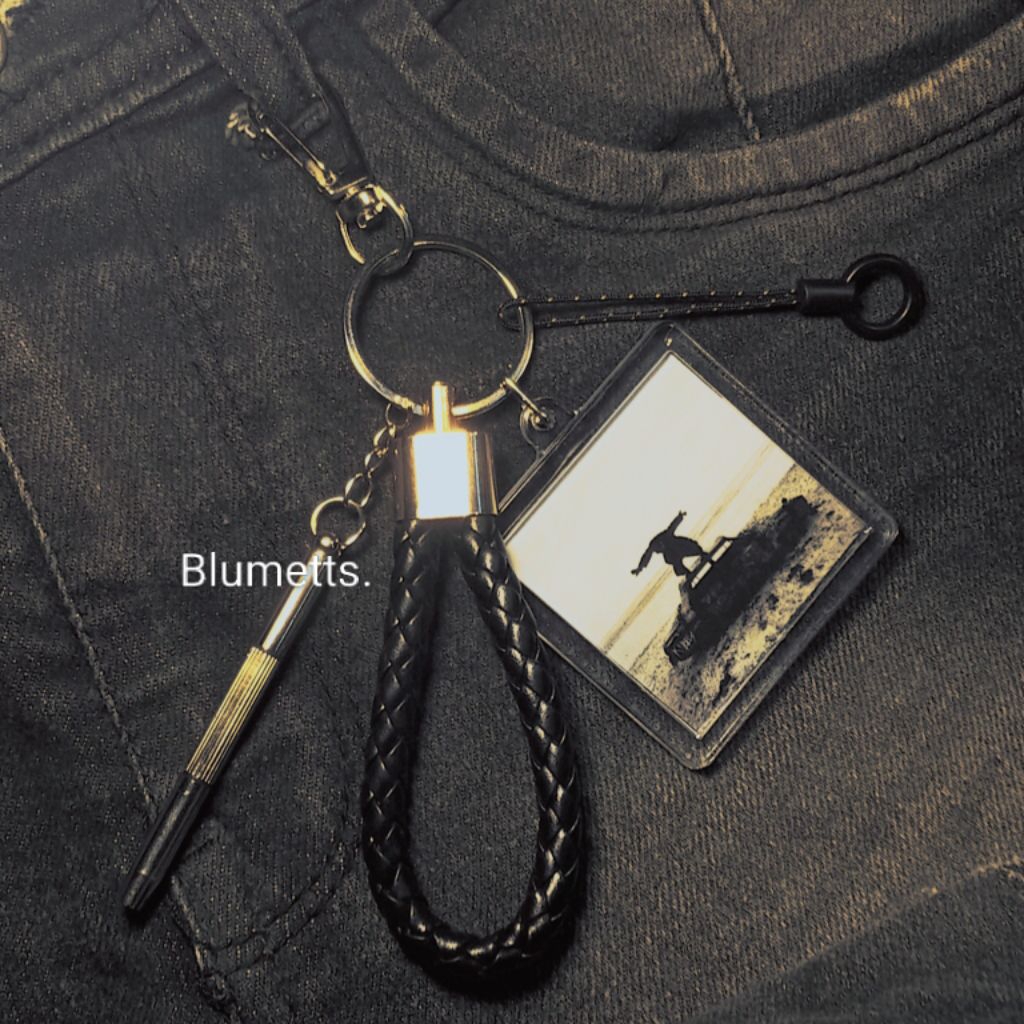 keychain cover album the 1975 about you akrilik.