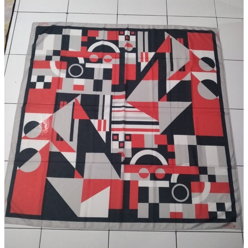 preloved second sign hijab segi empat