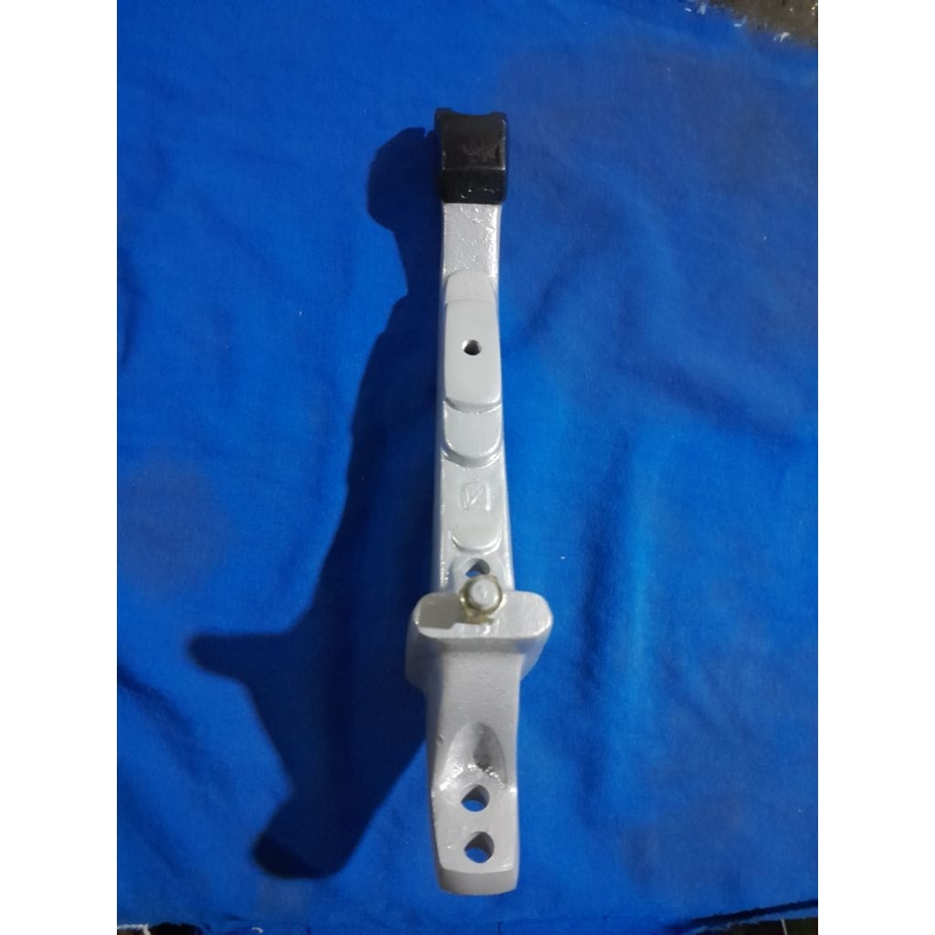 tiang ban serep dudukan ban serep vespa sprint super P/ ring 10