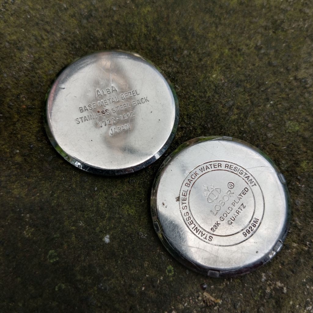 TUTUP BELAKANG JAM LOBOR&ALBA QUARTZ