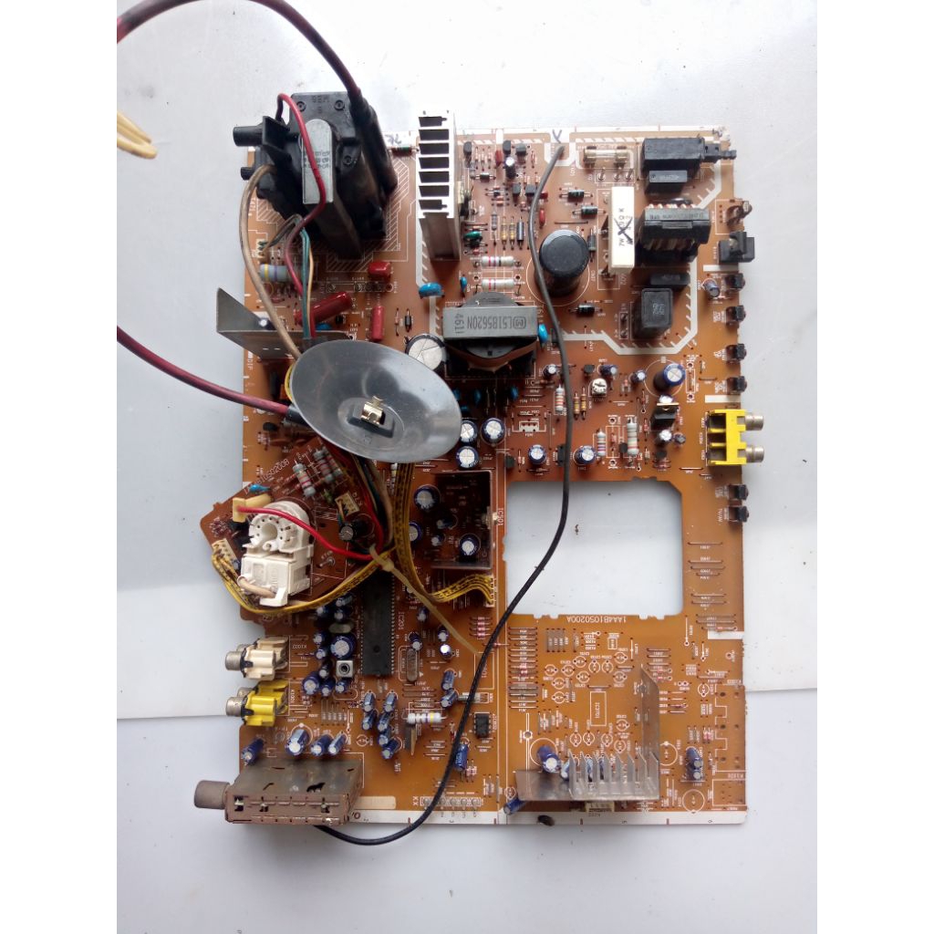 mesin tv Sanyo tabung 14inch,komponen lengkap,cabutan blum test/gambling