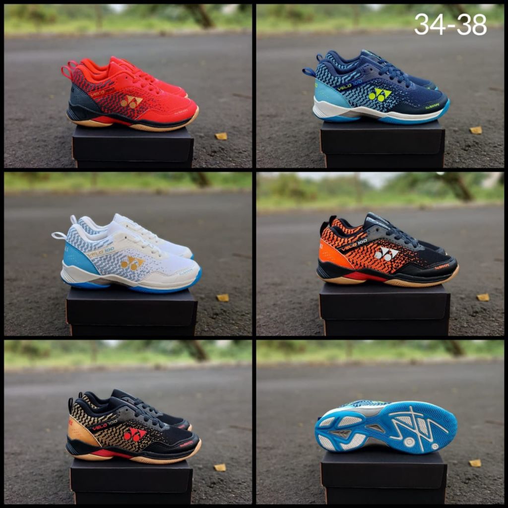 Sepatu badminton anak yonex velo.