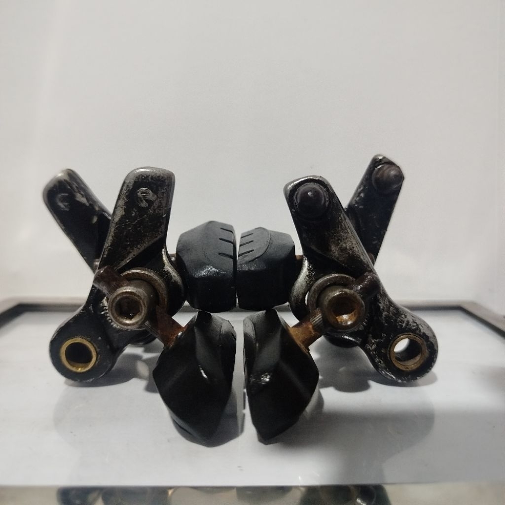 cantilever leechi hitam