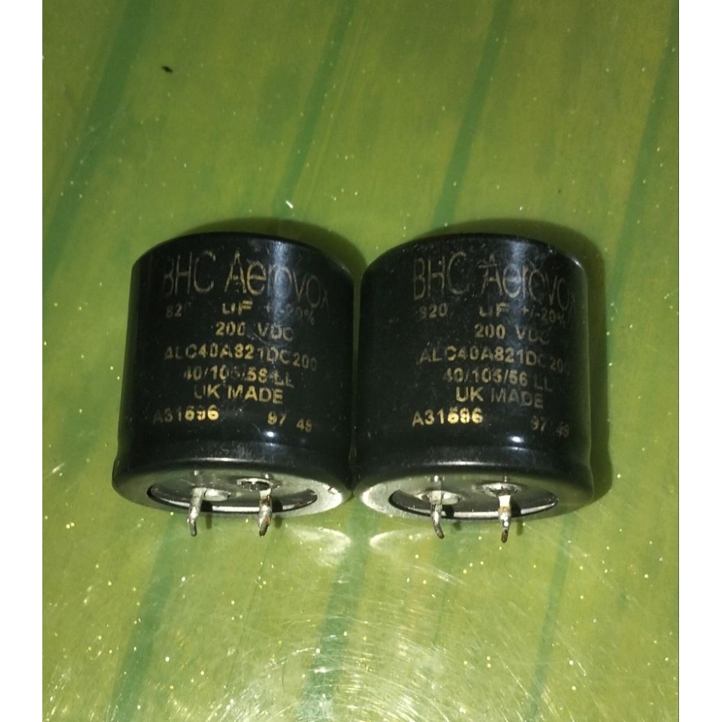 ELCO 200V 820UF T 3.5 D3.5 BEKAS