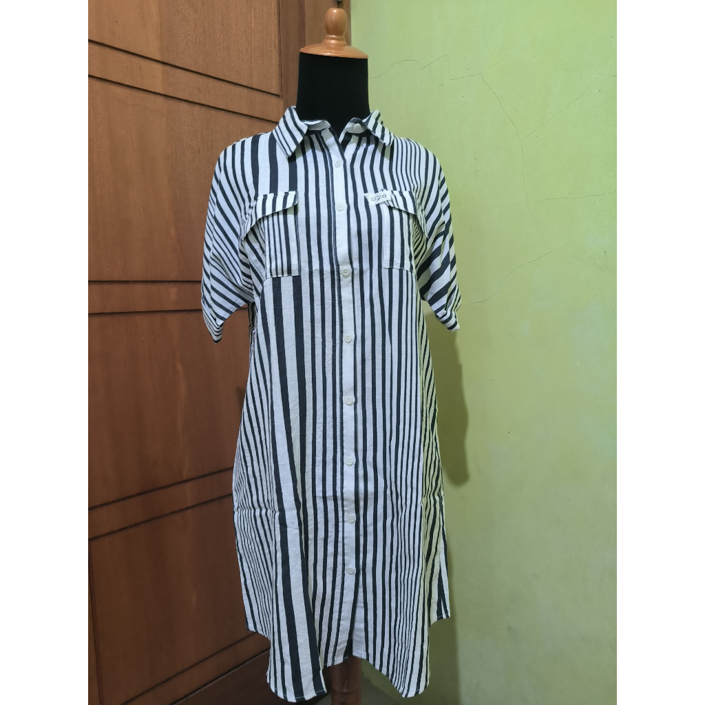Dress Kemeja / Tunik Lengan Pendek Motif Garis Vertikal Monokrom