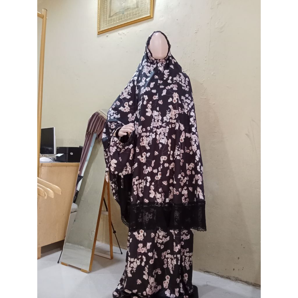 mukena motif bunga hitam