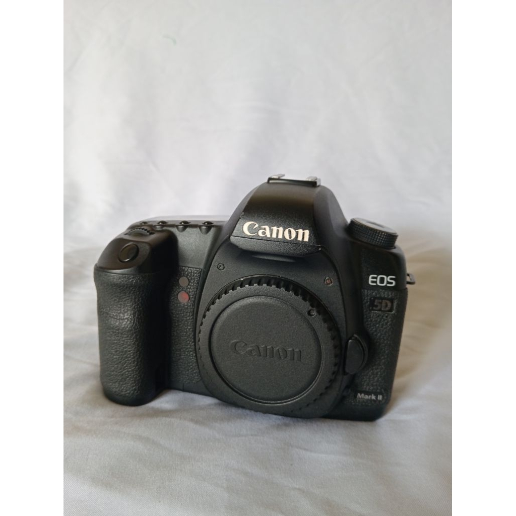 Canon 5d mark ii body only Second Bergaransi