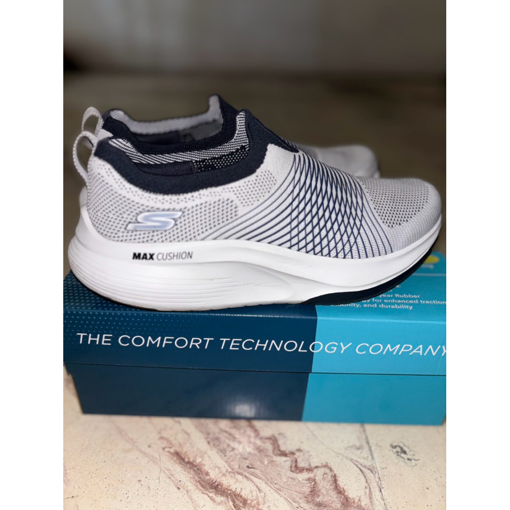 Preloved Sepatu Pria Merk Skechers Go Walk Max Walker size 41