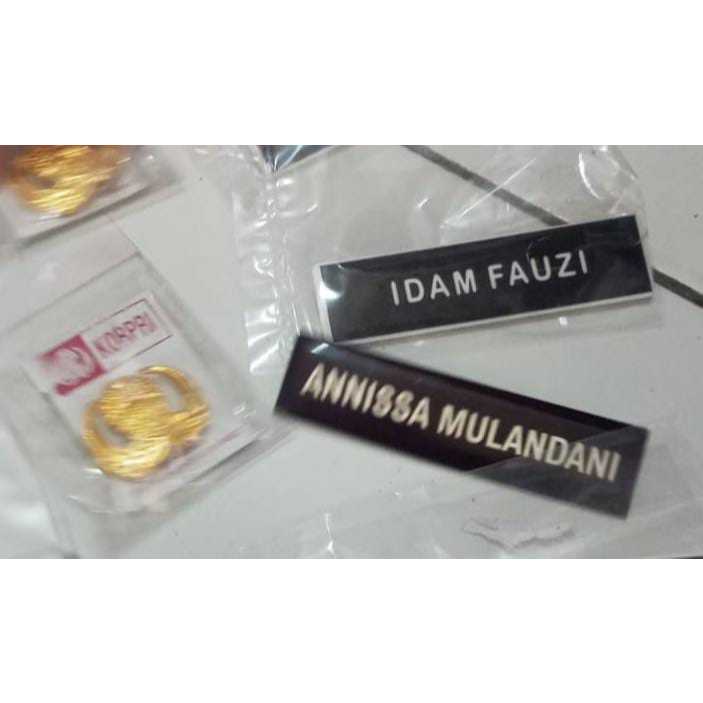 Papan Nama Dada Akrilik