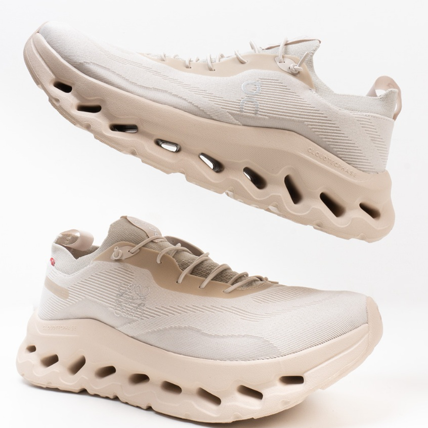 Sepatu On Cloudtilt x Loewe Warna Beige Sand Sneakers Running Loewe Pria