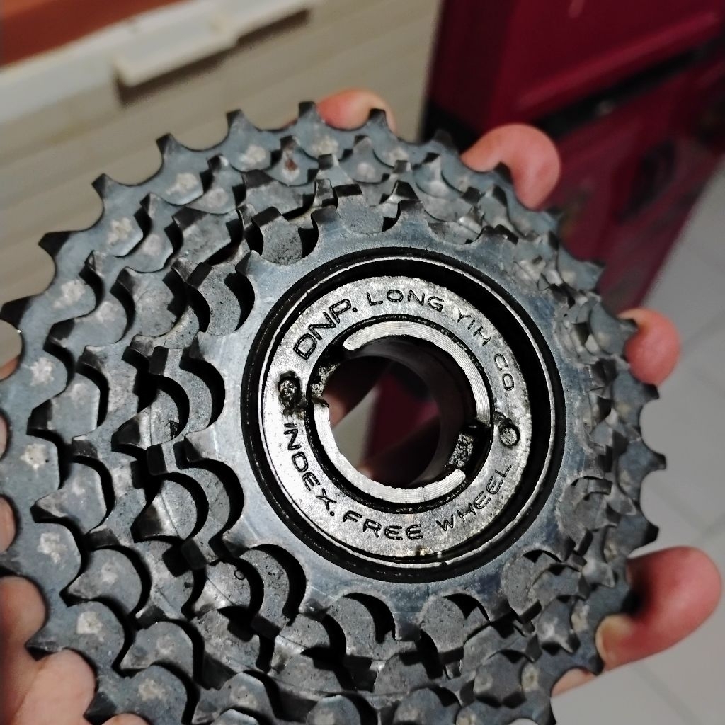 DnP sprocket freewheel sepeda vintage jadul ulir drat 6 speed Taiwan bekas