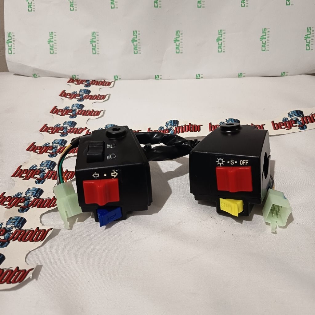 SAKLAR SAKELAR HOLDER KANAN KIRI SUZUKI RC100 RC 100 BRAVO HOLDER RC100 RC 100 KANAN KIRI