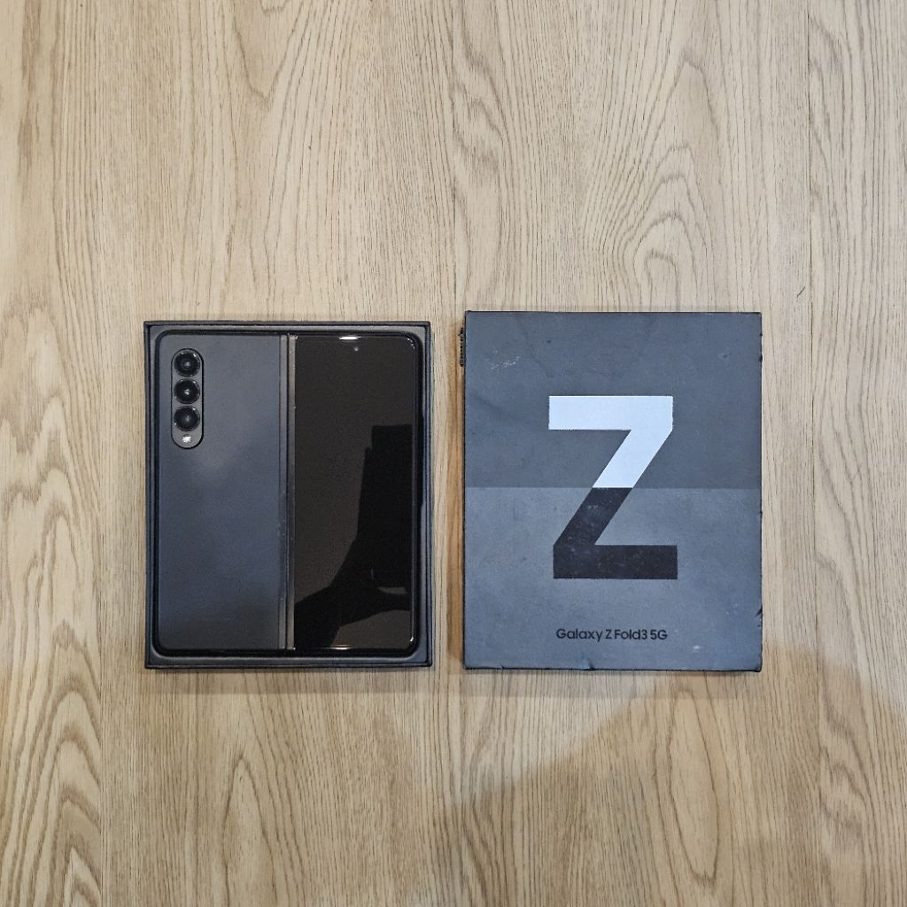 Samsung Z Fold 3 – 12/512GB Fullset