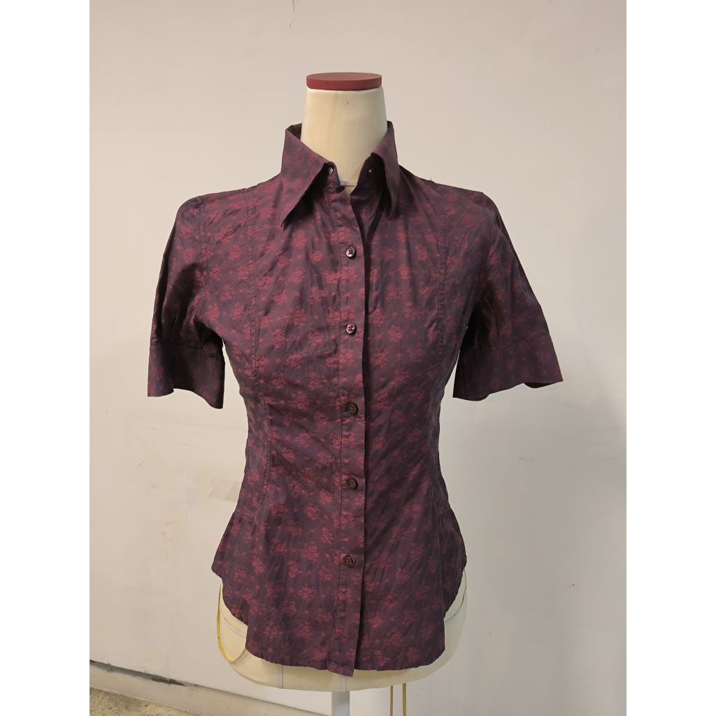 Kemeja lengan pendek merah wanita merk Raoul dari Simgapura