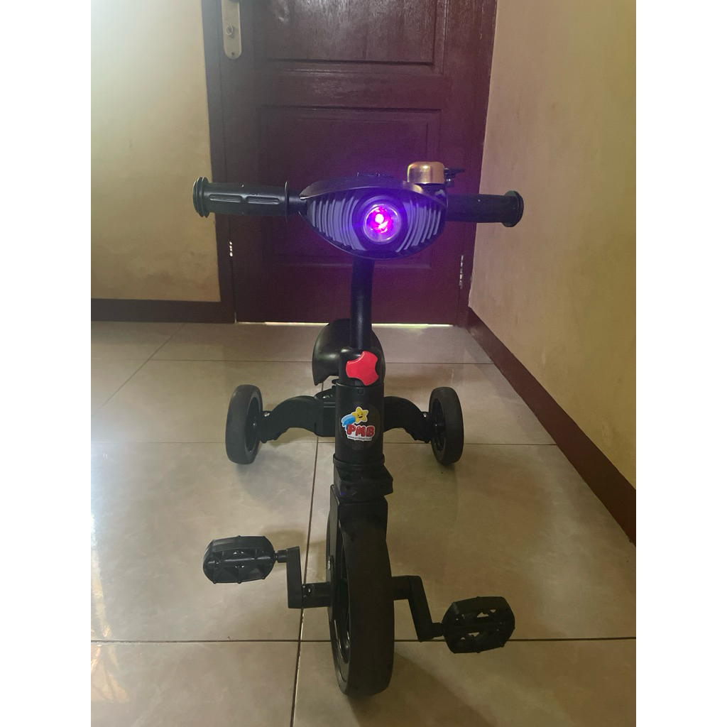 Iora sepeda anak roda tiga