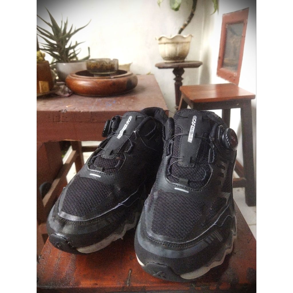 sepatu trail run Boa System seken brand CAF Multitrack sz 41