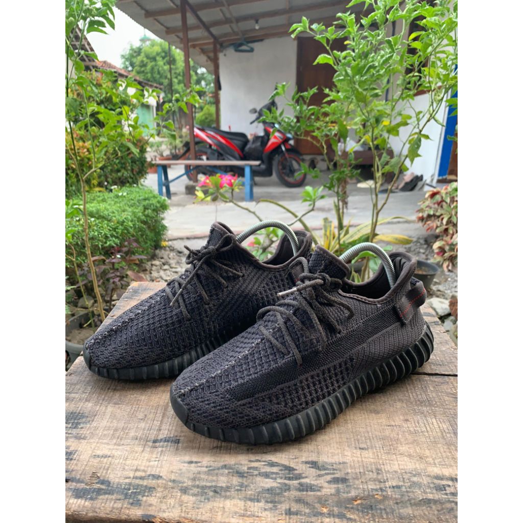 Sepatu Sneakers size 43,5