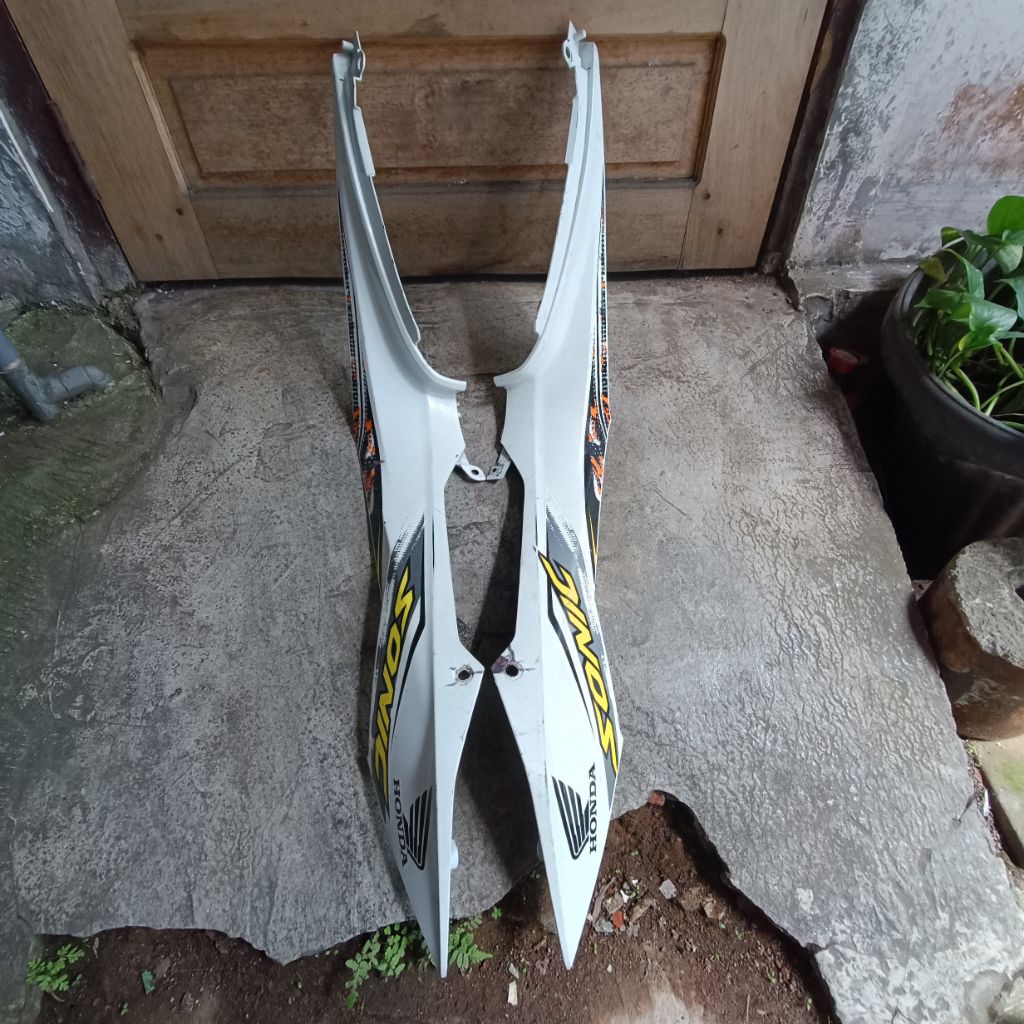 cover side upper sambungan bodi samping honda sonic fi original copotan