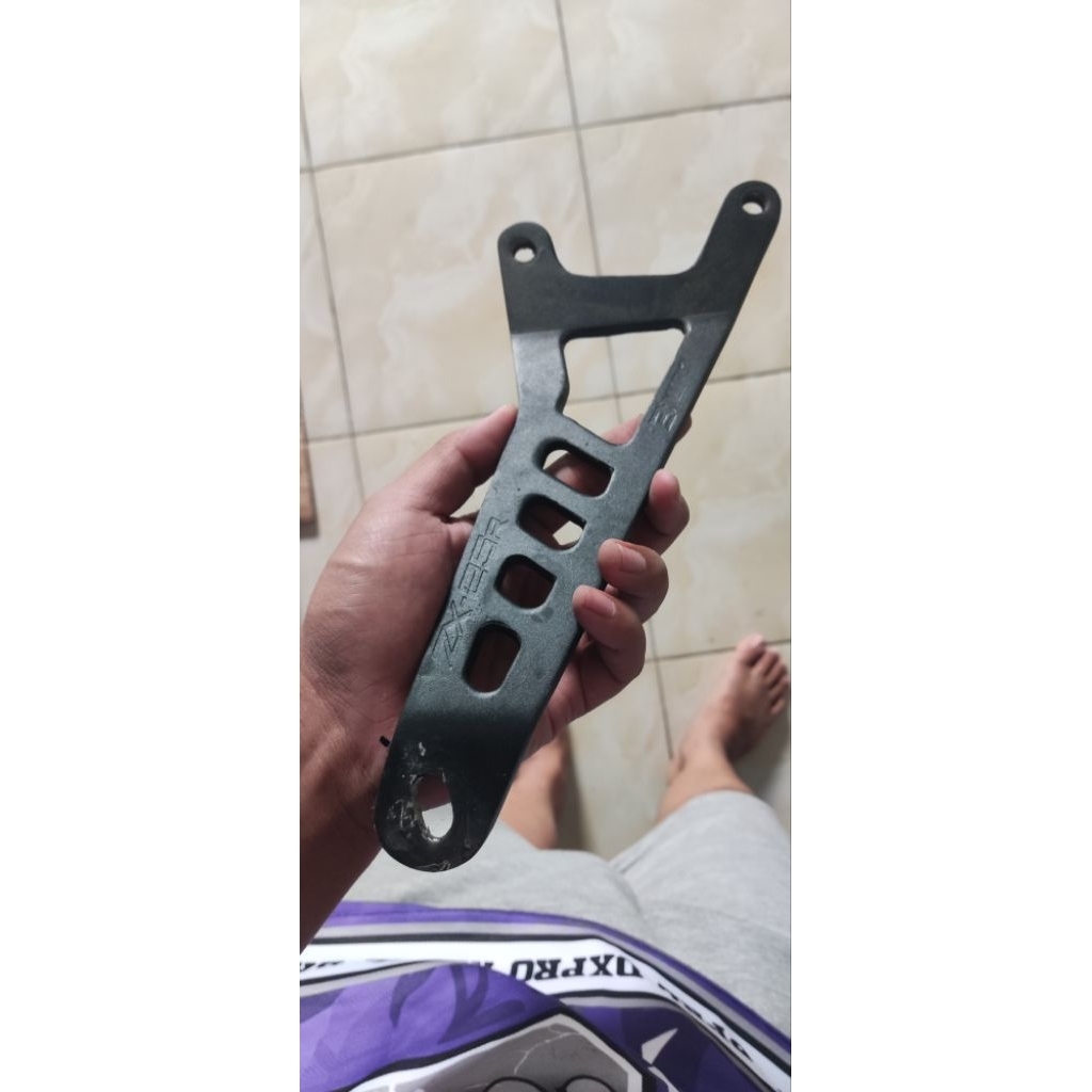 exhaust hanger Zx25r