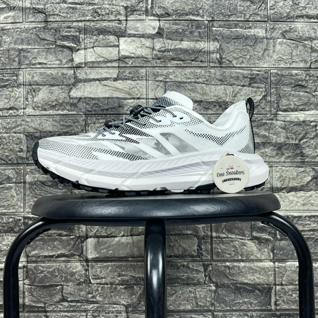 HOKA ONE ONE MAFATE SPEED 4 LITE WHITE BLACK